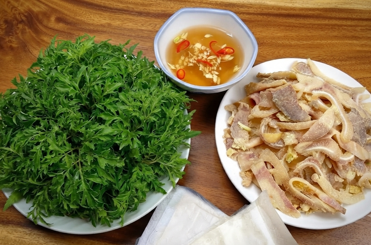 Lá đinh lăng ăn sống hay nấu chín tốt hơn cho sức khỏe? - Ảnh 1.