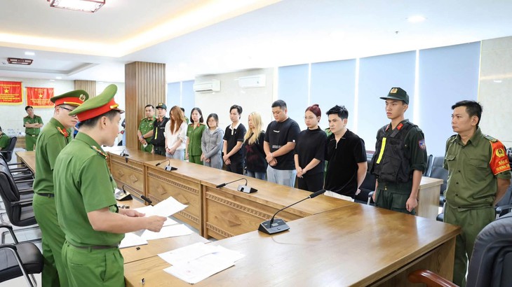 Khởi tố 7 bị can liên quan đường dây bán khí cười tại quán Saga- Ảnh 1.