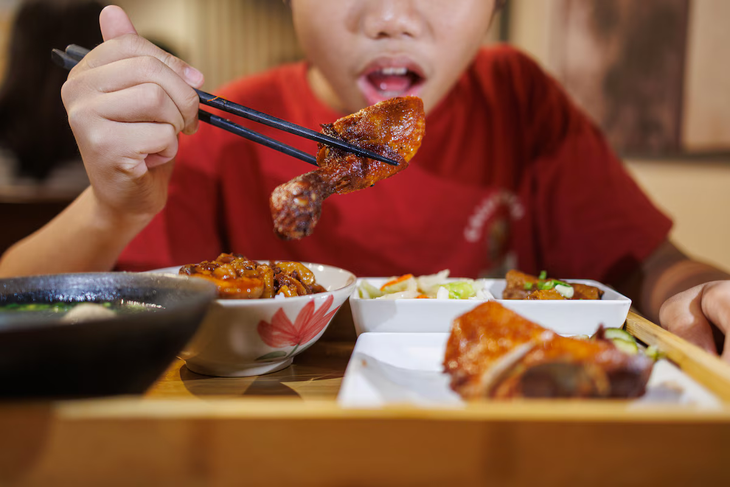 Sự thật về lượng đạm cơ thể người có thể hấp thụ trong một bữa ăn - Ảnh 1.