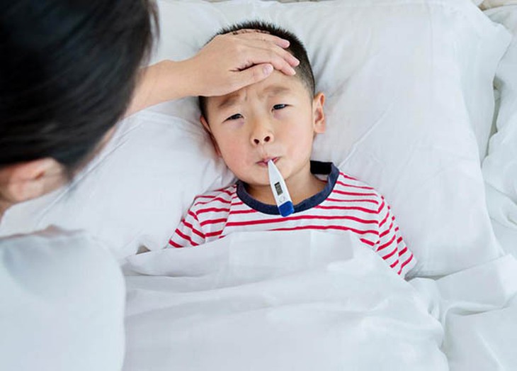 Cách bù nước đúng cách và ăn uống giúp người bệnh sốt xuất huyết hồi phục - Ảnh 3.