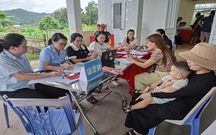 Lai Châu đẩy mạnh khám sức khỏe định kỳ, đưa dịch vụ y tế đến gần dân
- Ảnh 1.