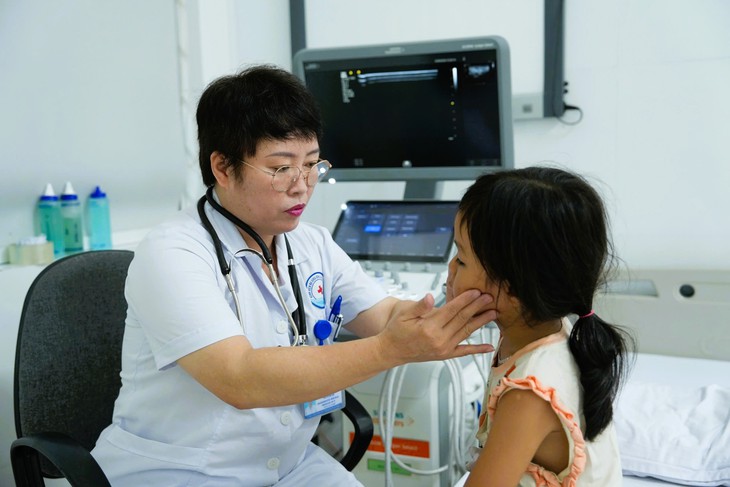 Nữ bác sĩ hơn 20 năm bền bỉ nơi biên cương và hải đảo - Ảnh 1.