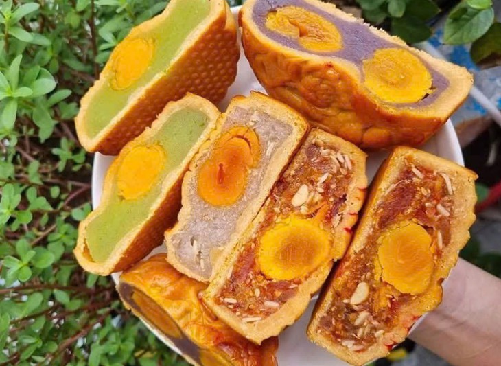 Trẻ mê bánh Trung thu, bác sĩ nhắc cha mẹ điều quan trọng - Ảnh 1.