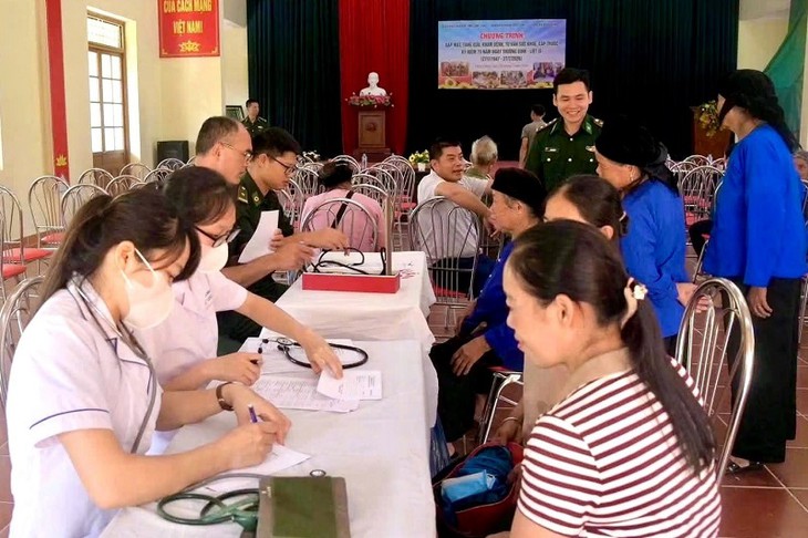 Đẩy mạnh thực hiện chính sách BHYT theo hướng lấy người dân làm trung tâm - Ảnh 1.