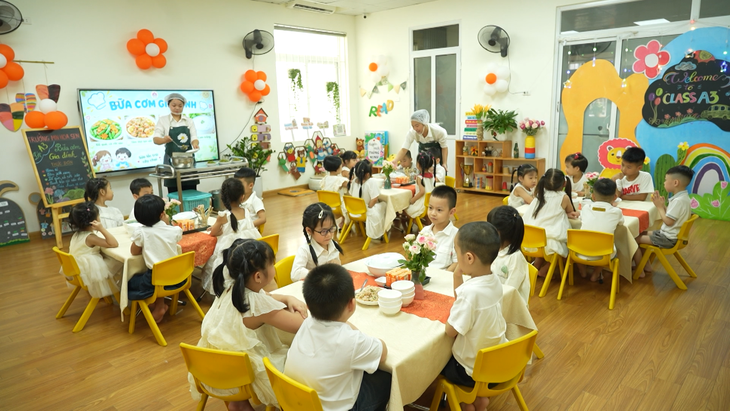 Vệ sinh, khử khuẩn không gian sống để hạn chế lây lan tay chân miệng gia tăng - Ảnh 2.
