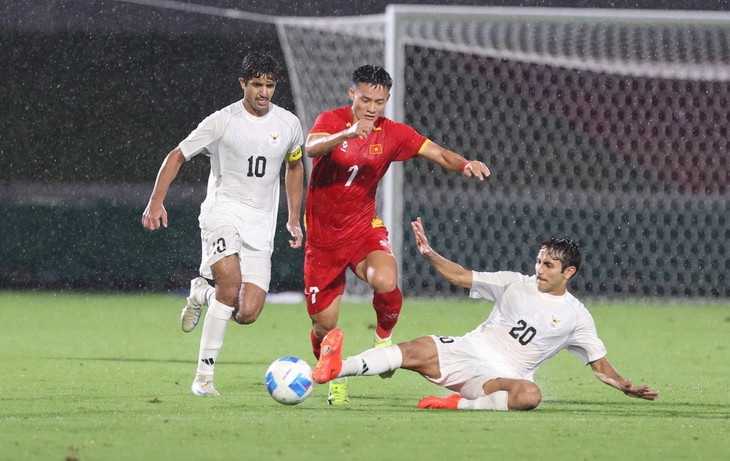 HLV Đinh Hồng Vinh nói gì sau trận hoà của U23 Việt Nam trước U23 Kuwait? - Ảnh 1.