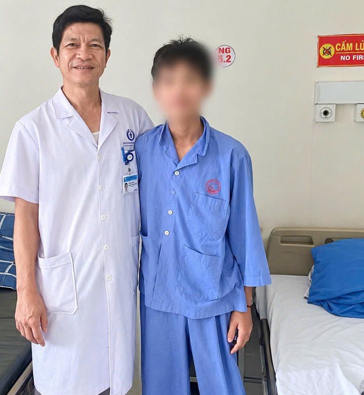 Ngã từ độ cao 3 mét, thiếu niên 16 tuổi vỡ lách độ V nghiêm trọng- Ảnh 2.