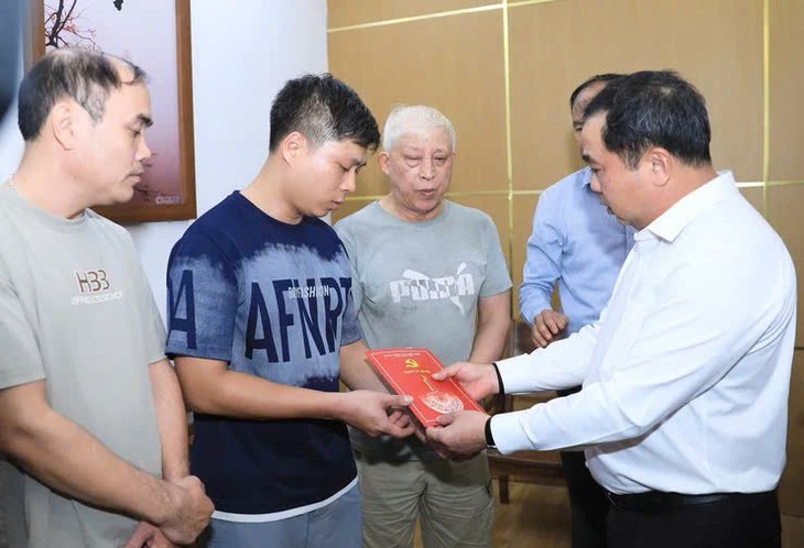 Bí thư Hà Nội thăm hỏi các nạn nhân trong vụ cháy tại Tây Hồ- Ảnh 3.