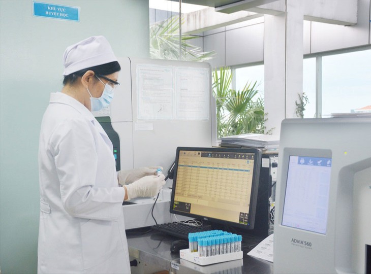 Bộ Y tế hướng dẫn về an toàn sinh học tại các phòng xét nghiệm - Ảnh 1.