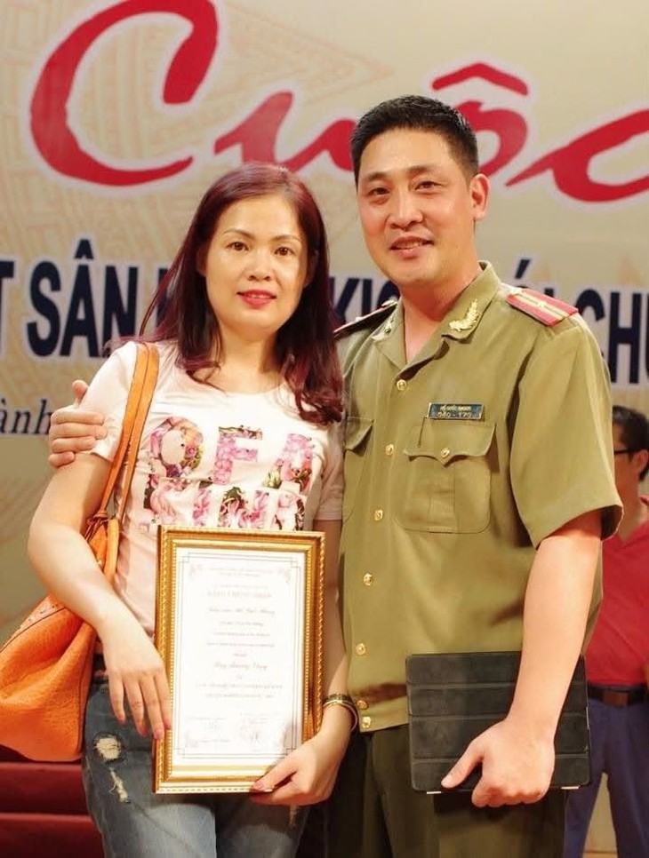Đời thực bình dị của NSƯT mang quân hàm Trung tá vừa gây sốt trong phim 'Lửa trắng'- Ảnh 4.