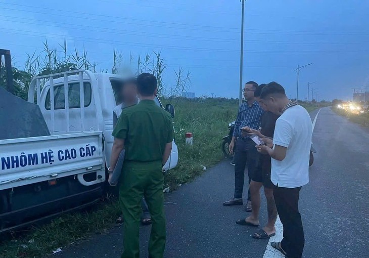  Hải Phòng: Xử lý trường hợp đổ trộm chất thải rắn ven đường - Ảnh 1.