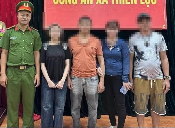Bị 'Trung úy công an' đe dọa, nữ sinh tự giam mình trong nhà nghỉ- Ảnh 1.