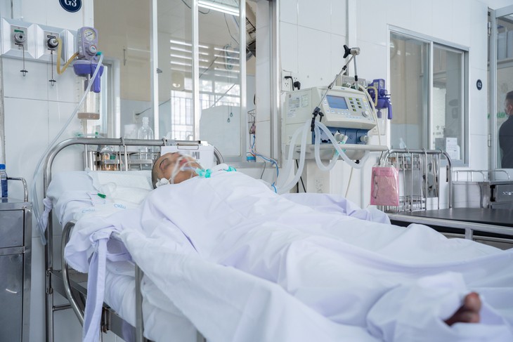 Vụ cháy nhà 7 người thương vong: 4 người bỏng hô hấp, có ca phải nhập ICU - Ảnh 3.