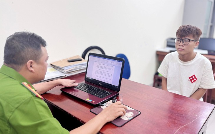 Bắt đối tượng truy nã đặc biệt nguy hiểm lẩn trốn tại Lào - Ảnh 2.