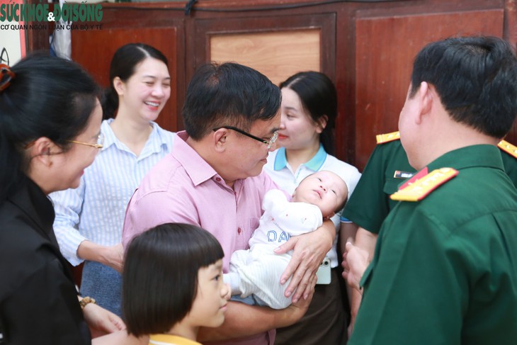 Trao quà trung thu cho trẻ em có hoàn cảnh đặc biệt khó khăn tại Nghệ An- Ảnh 6.