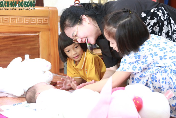 Trao quà trung thu cho trẻ em có hoàn cảnh đặc biệt khó khăn tại Nghệ An- Ảnh 7.