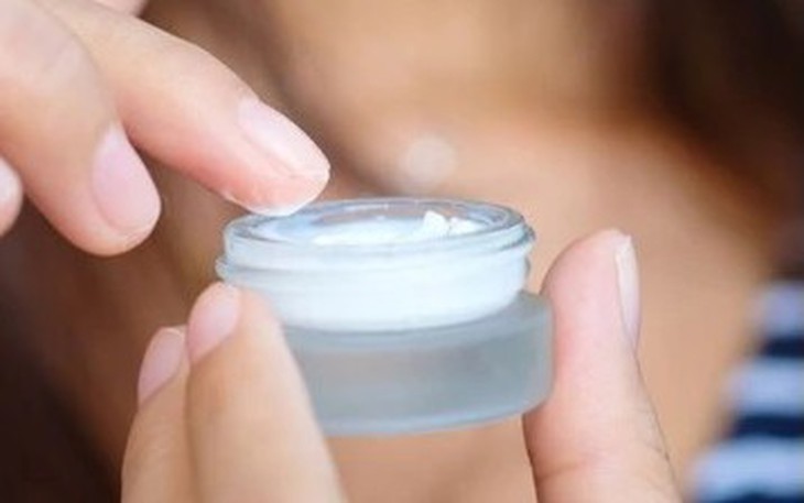 Hà Tĩnh thu hồi, tiêu hủy 3 lô mỹ phẩm vi phạm - Ảnh 2.