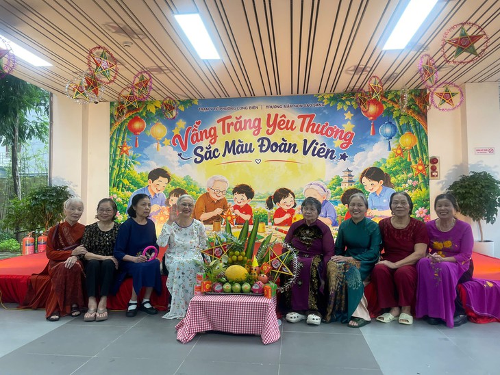 Mô hình chăm sóc sức khỏe người cao tuổi ở Long Biên: Điểm tựa an vui tuổi xế chiều- Ảnh 1.