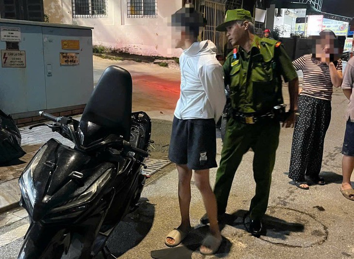 Ngăn chặn nhóm thanh thiếu niên mang hung khí đi giải quyết mâu thuẫn- Ảnh 1.