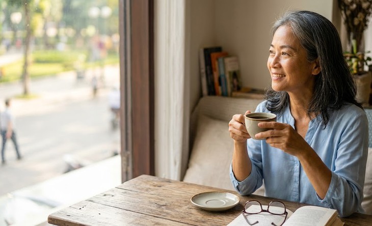 Trên 50 tuổi uống cà phê có lợi hay hại cho tim mạch và giấc ngủ? - Ảnh 1.