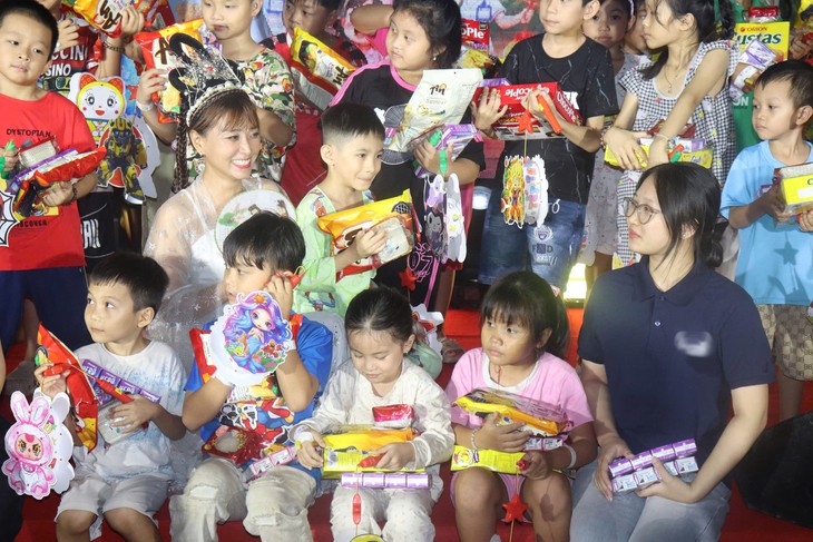 Mùa trăng đặc biệt trong bệnh viện- Ảnh 8.