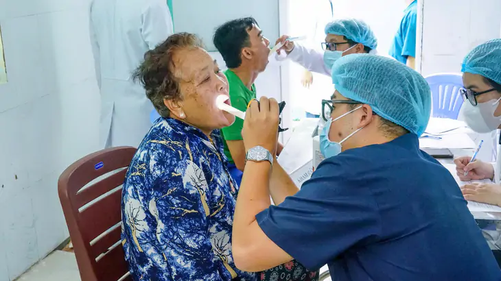 TP.HCM mở rộng mạng lưới y tế cơ sở, giảm tải cho các bệnh viện tuyến cuối - Ảnh 1.