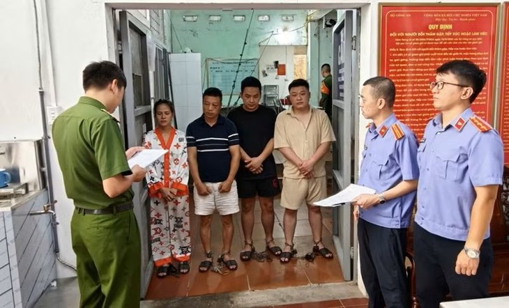 Tin mới nhất vụ nhóm hành khách hành hung tài xế taxi trong đêm- Ảnh 1.