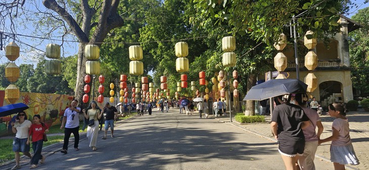 Cập nhật tình hình du khách tham quan các khu di tích quanh Hà Nội dịp Quốc khánh- Ảnh 7.