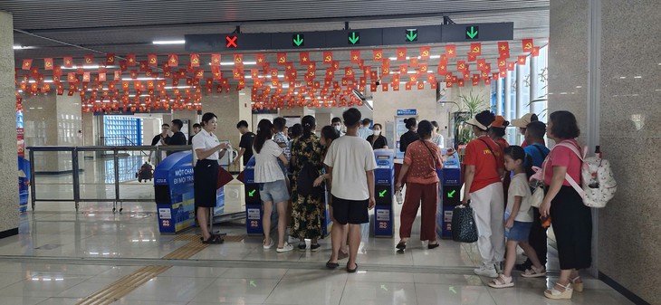Cập nhật tình hình du khách tham quan các khu di tích quanh Hà Nội dịp Quốc khánh- Ảnh 13.
