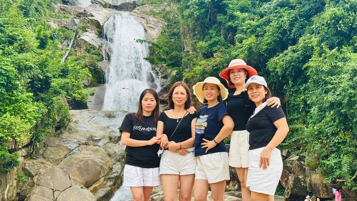 Du lịch Quảng Ninh sôi động trong 4 ngày nghỉ lễ- Ảnh 2.