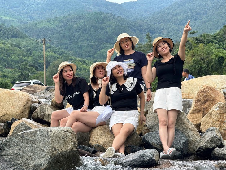 Du lịch Quảng Ninh sôi động trong 4 ngày nghỉ lễ- Ảnh 4.