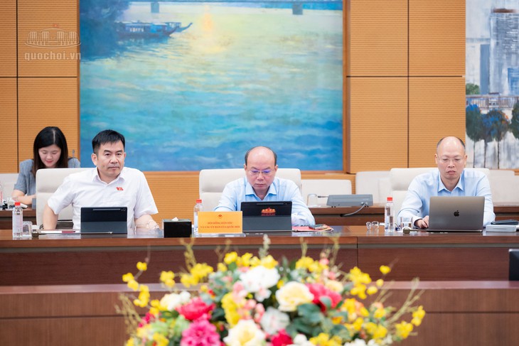 Bộ trưởng Bộ Giáo dục và Đào tạo nói gì về thiếu sách giáo khoa?- Ảnh 3.