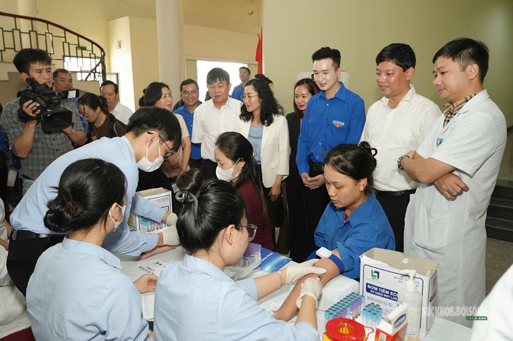 Hà Nội chăm lo sức khỏe, đồng hành cùng thanh niên công nhân - Ảnh 1.