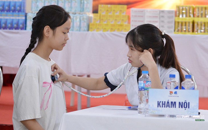 Hơn 2.000 người được sàng lọc, phát hiện nhiều trường hợp đái tháo đường mới  - Ảnh 5.