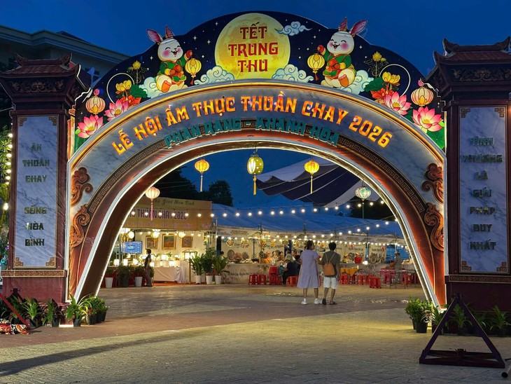Lễ hội Trung thu thuần chay lan tỏa lối sống xanh tại Phan Rang - Ảnh 1.