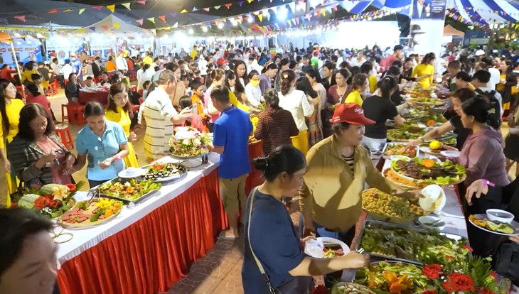 Lễ hội Trung thu thuần chay lan tỏa lối sống xanh tại Phan Rang - Ảnh 4.