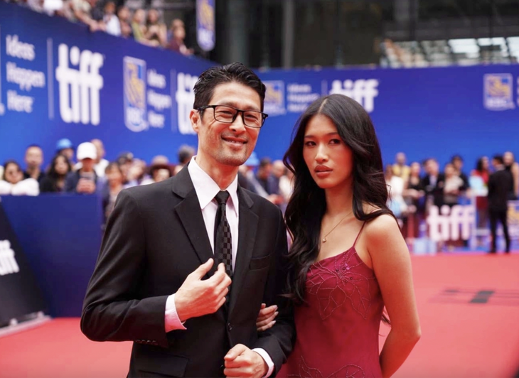 Johnny Trí Nguyễn và con gái Thanh An tại LHP Toronto 2026 gây chú ý lớn - Ảnh 1.