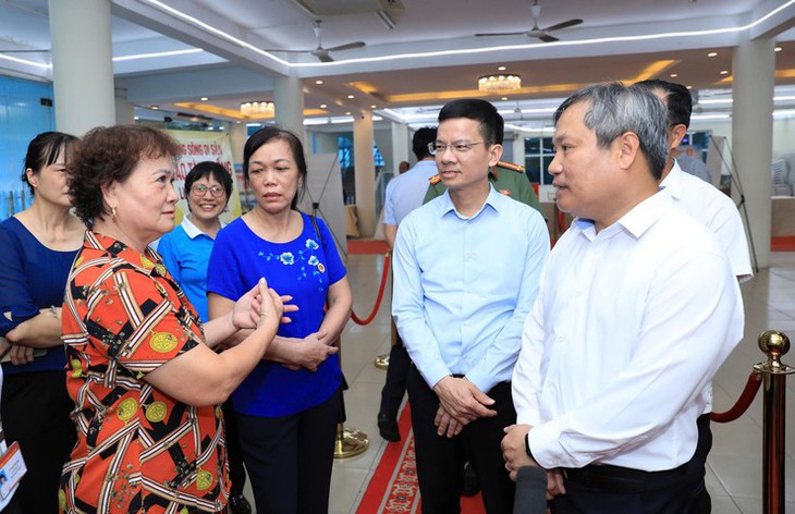 Hà Nội bảo đảm người dân có điều kiện tốt hơn khi tái định cư quy hoạch sông Hồng- Ảnh 1.