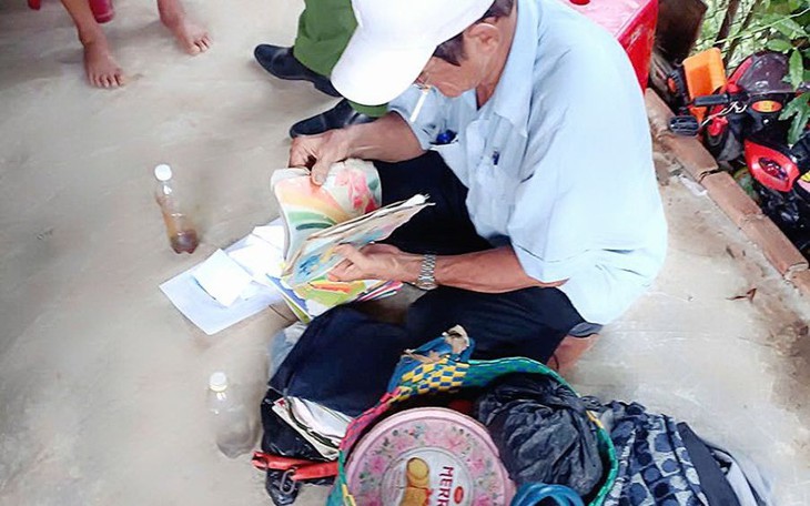 Bị cha dượng la mắng, thanh niên 20 tuổi dùng dao gây án - Ảnh 2.