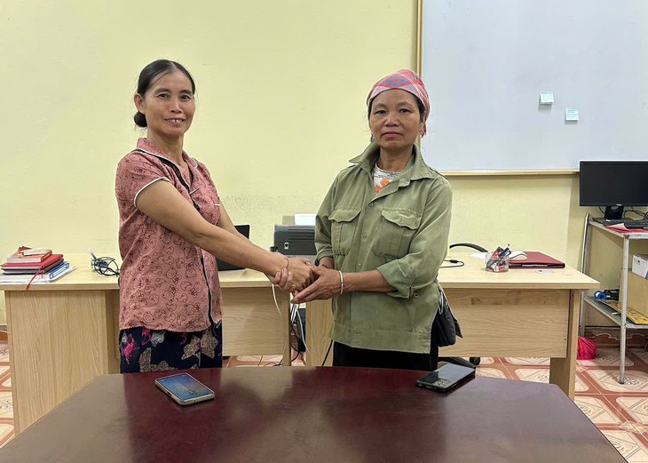 Hai người phụ nữ lấy nhầm xe máy của nhau mà không hề hay biết- Ảnh 1.