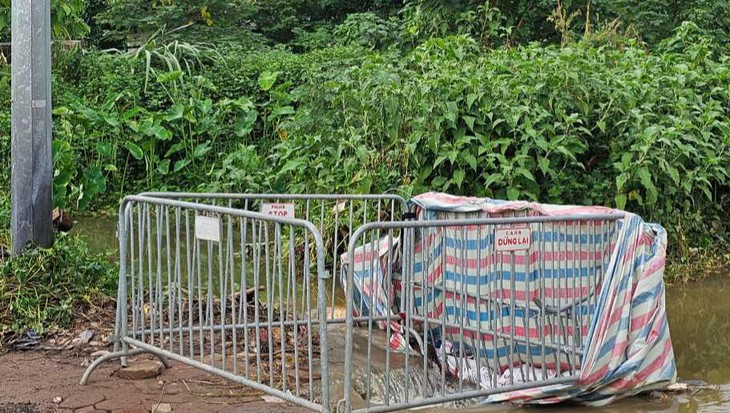 UBND phường Đông Ngọc báo cáo gì về vụ nam sinh ngã xuống cống tử vong? - Ảnh 1.