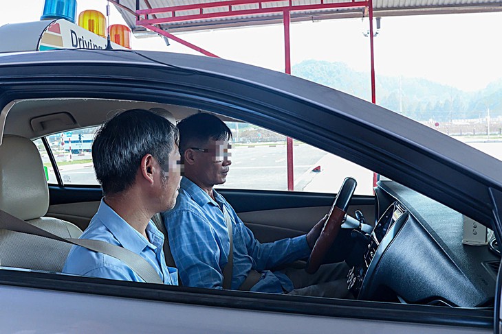 Hà Nội tăng cường kiểm tra xe tập lái, chấn chỉnh từ giáo viên đến học viên- Ảnh 3.