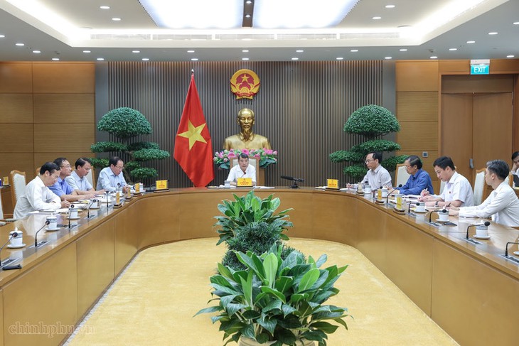 Thủ tướng chỉ đạo làm rõ trách nhiệm, xử lý nghiêm việc thiếu sách giáo khoa- Ảnh 1.