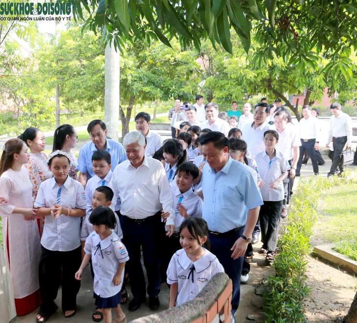 Phó Chủ tịch Thường trực Quốc hội Đỗ Văn Chiến thăm mái ấm trẻ em Nghệ An- Ảnh 3.