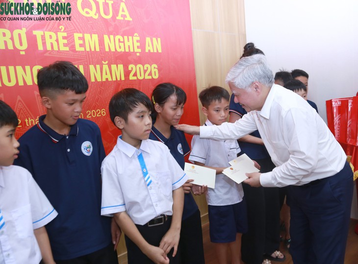 Phó Chủ tịch Thường trực Quốc hội Đỗ Văn Chiến thăm mái ấm trẻ em Nghệ An- Ảnh 7.