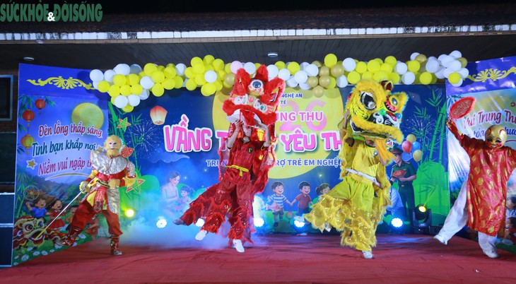 Vầng trăng yêu thương dành tặng trẻ em có hoàn cảnh đặc biệt - Ảnh 5.