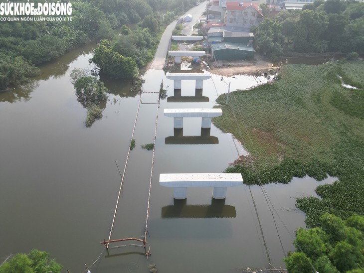 Dự án cầu nối 2 xã Hà Nội 'đắp chiếu' do không có mặt bằng thi công- Ảnh 7.