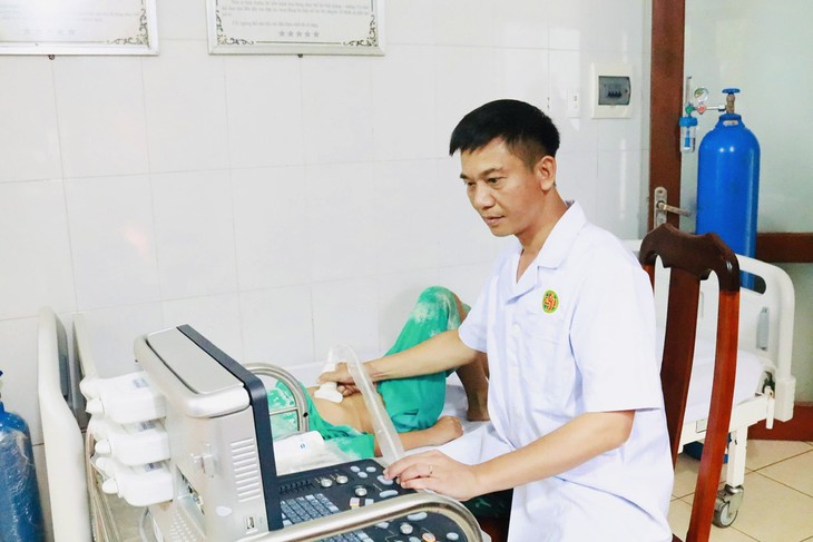 Người bác sĩ hai lần xung phong nhận nhiệm vụ tại Trường Sa - Ảnh 1.