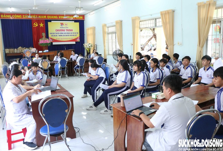 Hơn 8.800 học sinh Khánh Hòa được kiểm tra sức khỏe đầu năm học mới - Ảnh 1.