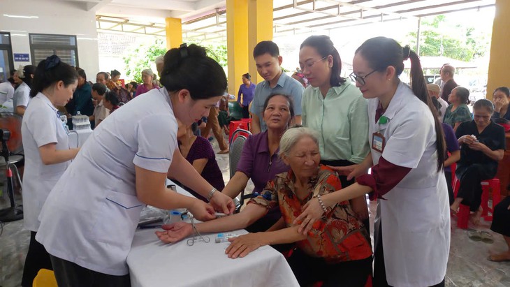 Hà Tĩnh tổ chức 2 ngày cao điểm khám sàng lọc miễn phí- Ảnh 1.